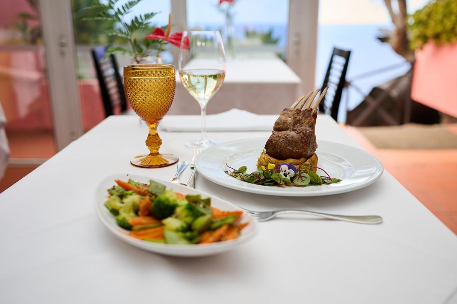 Inn & Art Madeira Caniço Εξωτερικό φωτογραφία