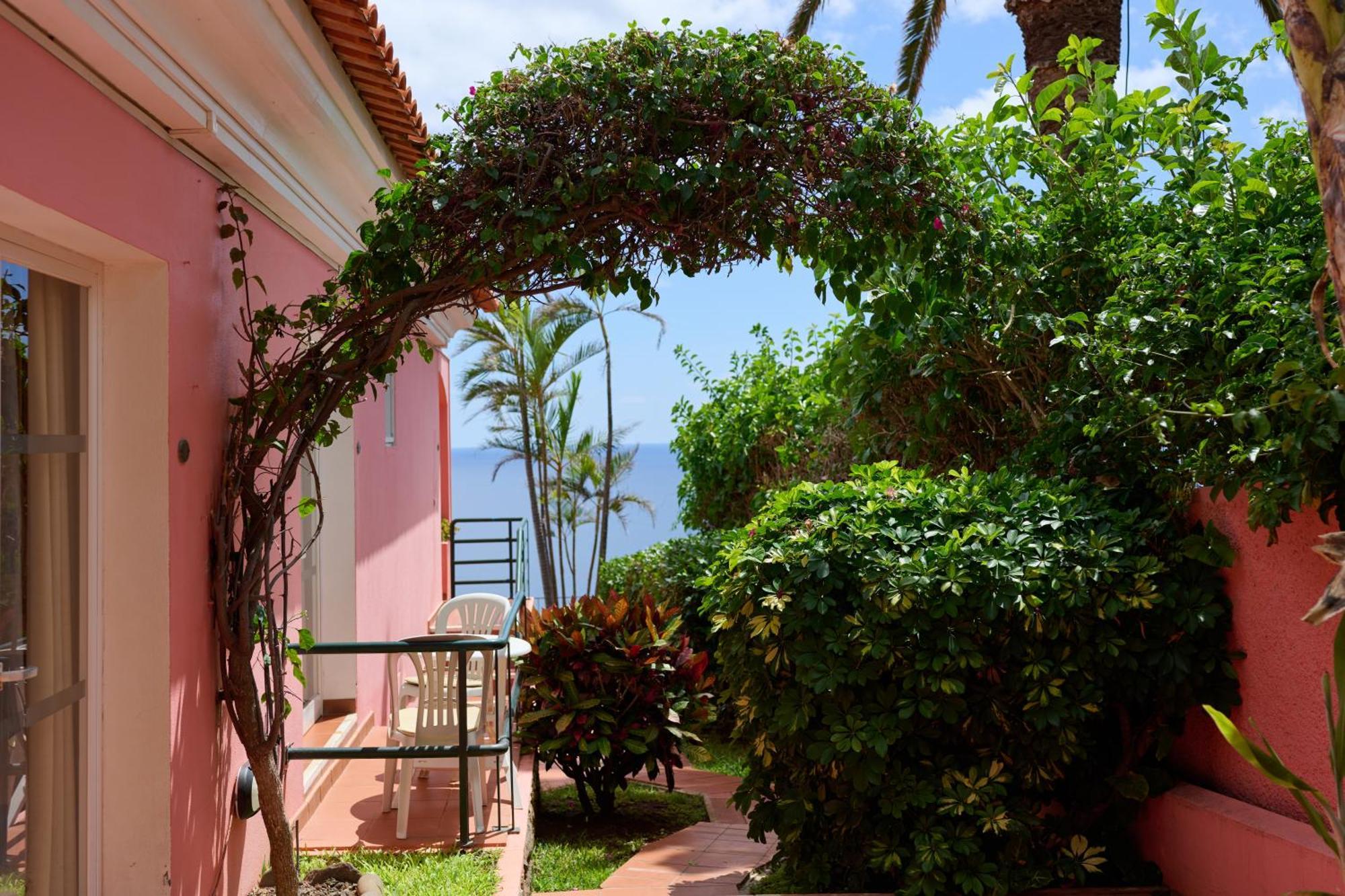 Inn & Art Madeira Caniço Εξωτερικό φωτογραφία